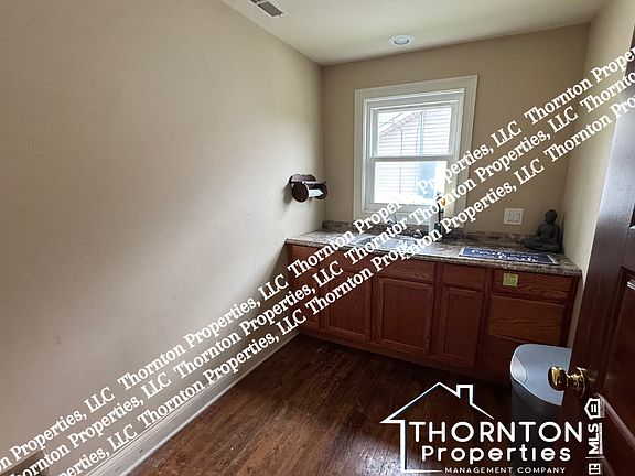 5th image of 1640 Blount Ave
