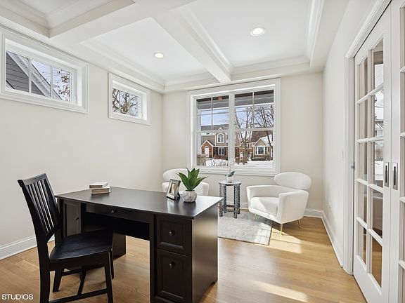 5th image of 739 N Belmont Ave