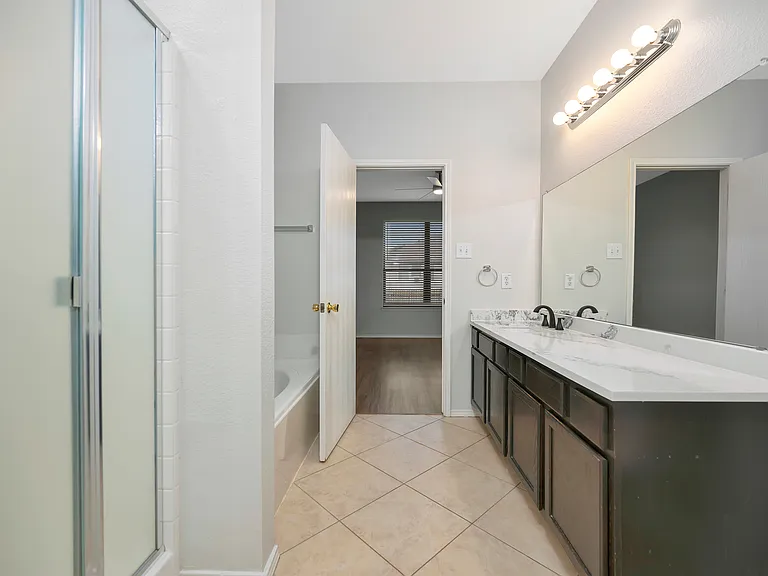 4144 Capstone Dr — Photo 17