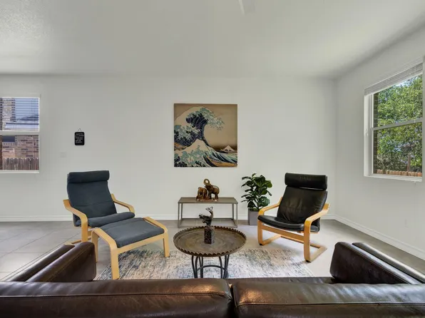216 Mary Max Cir, San Marcos, TX 78666