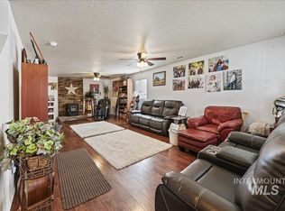 168 E Willow Creek Dr, Middleton, ID 83644