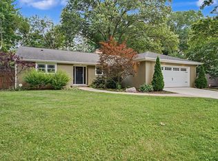706 La Sell Dr, Champaign, IL 61820