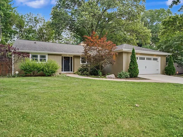 706 La Sell Dr, Champaign, IL 61820