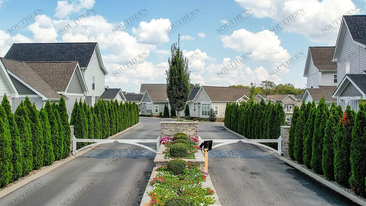 Building Photo - Charmant Cottages