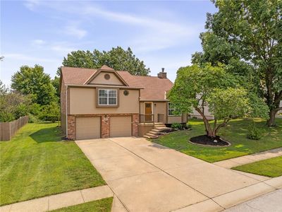 1005 SE Bridgehampton Way, Lees Summit, MO, 64081