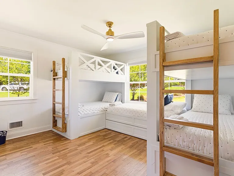 418 Biscayne Dr — Photo 3