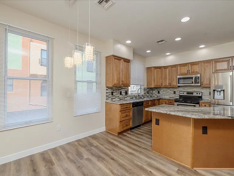 2450 E Blue Diamond Dr — Photo 21