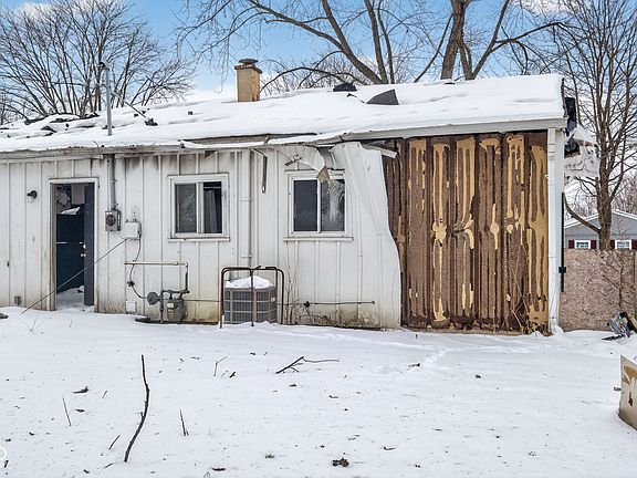 2nd image of 3944 N Lawndale Ave