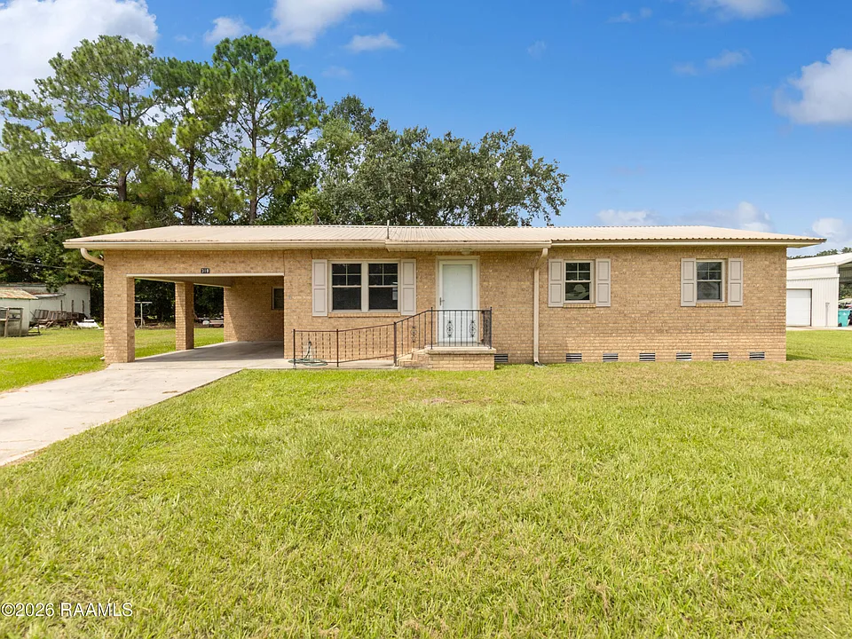 319 W Railroad Ave