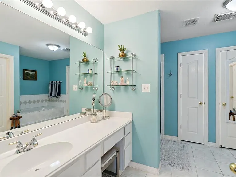 7606 N Linpar Ct — Photo 10