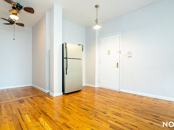2nd image of 272 Grand St APT 3