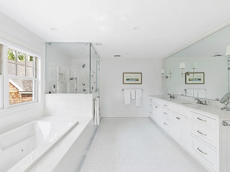 100 Pantigo Rd — Photo 13