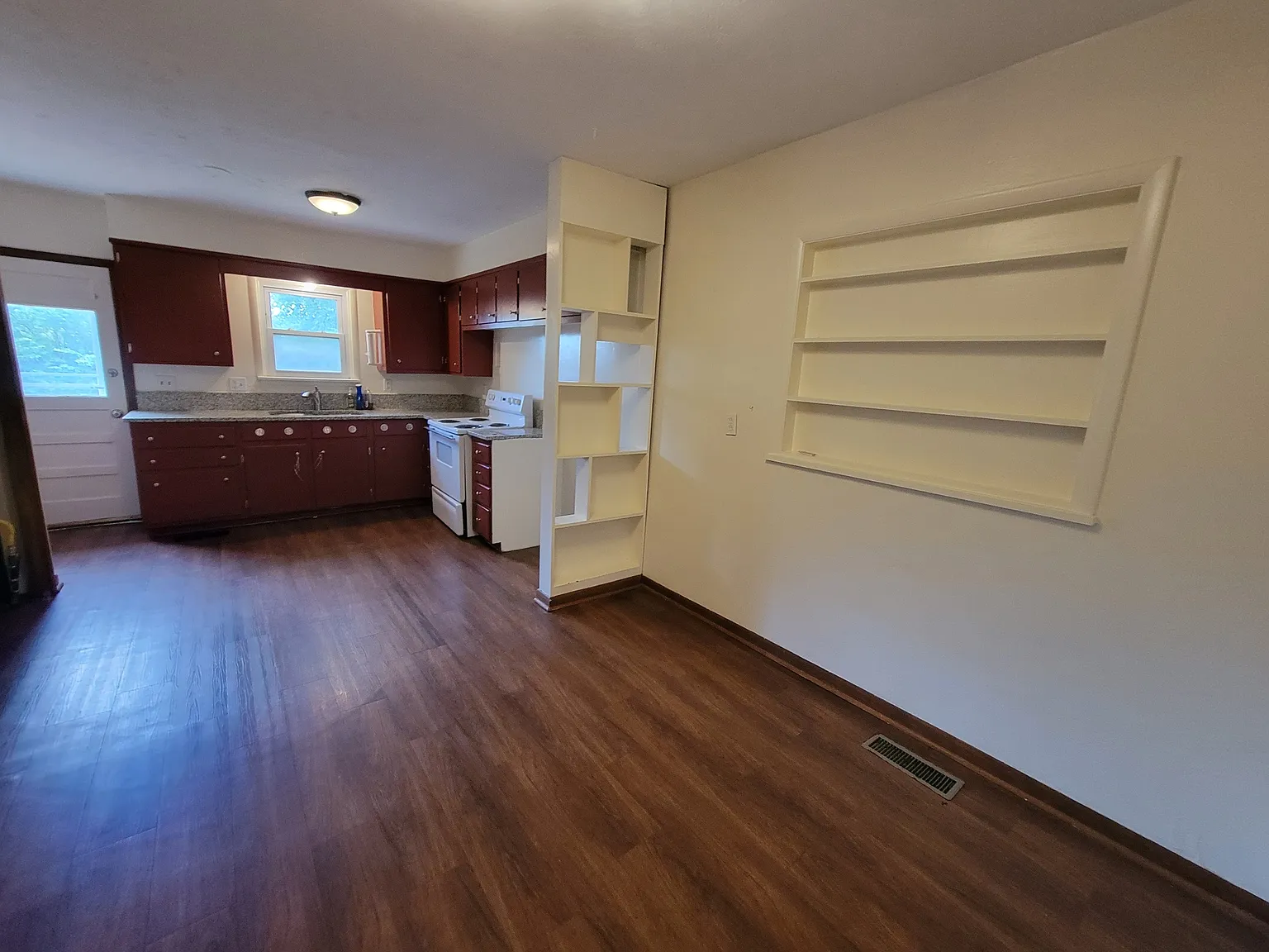 2 bed, 900 sqft, $950 — Photo 4