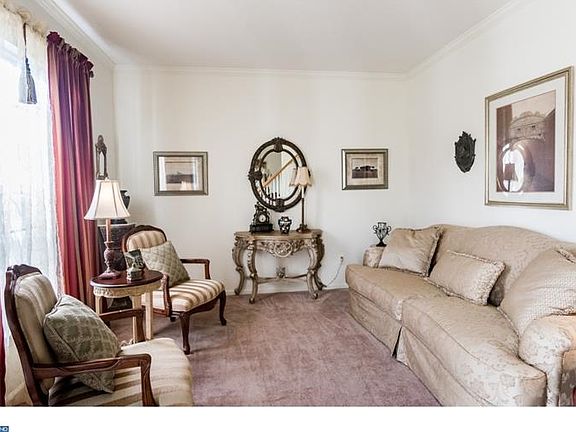3rd image of 147 Lakeside Dr