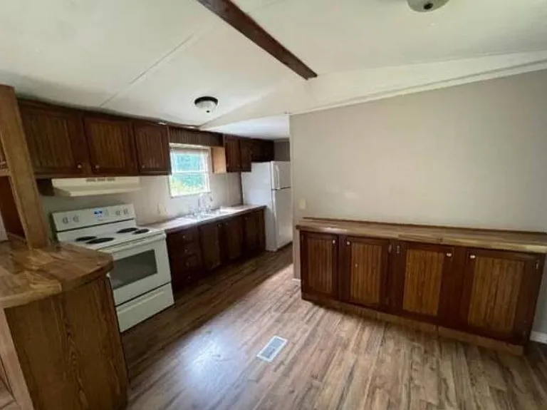 208 Double Oaks Ct — Photo 4