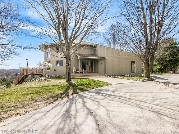 5th image of 1693 Elm Rd