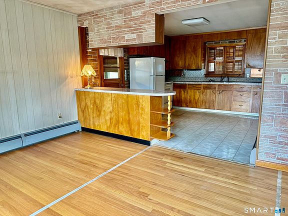 4th image of 403 Woodtick Road