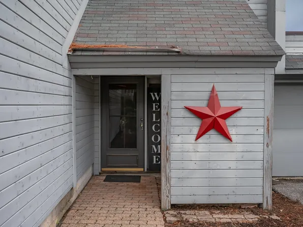 5 Tsienneto Rd Unit 4, Derry, NH 03038