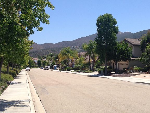 4th image of 810 Windridge Cir