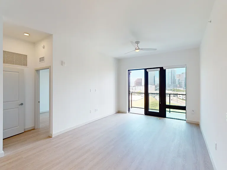 101 N Meridian — Photo 128