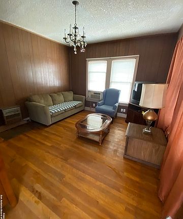 5th image of 114 Hearne Ave