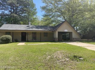1636 Oak Brook Dr, Jackson, MS 39212