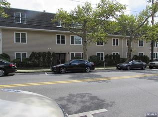 253 Park Ave #5, Rutherford, NJ 07070