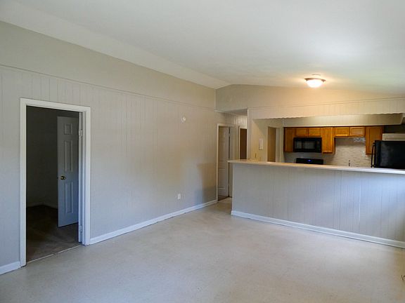3rd image of 4200 Bowdens Ferry Rd