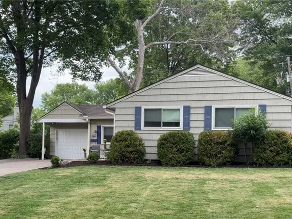 7605 Briar St, Prairie Village, KS 66208