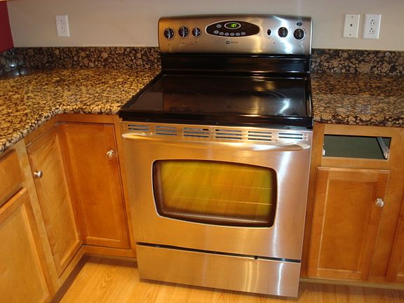 5th image of 885 Forest Ave APT 202
