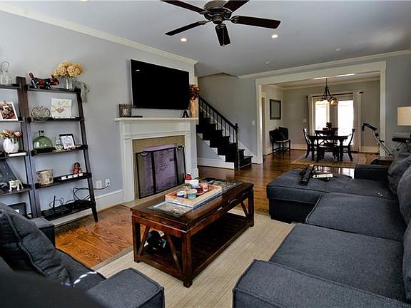 3rd image of 5227 Floyd St NE