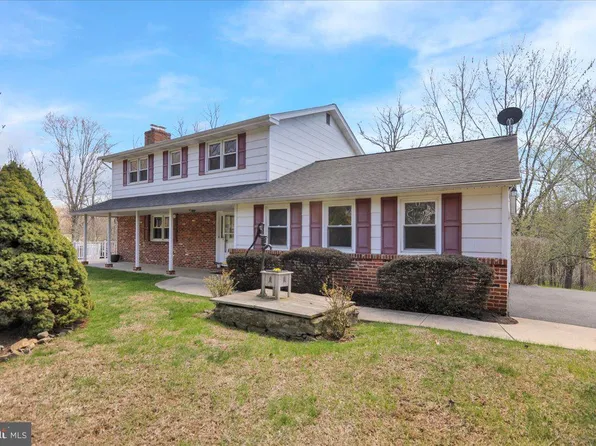 982 Fairview Rd, Glenmoore, PA 19343