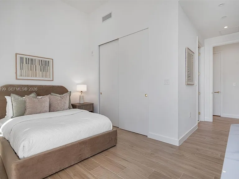 2655 S Bayshore Dr #1911 — Photo 34