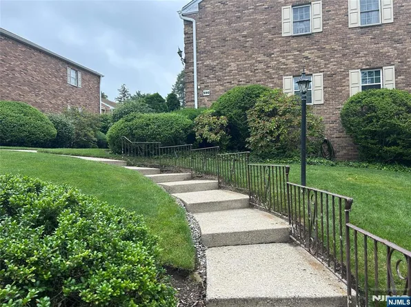 590 Center St #2, Oradell, NJ 07649