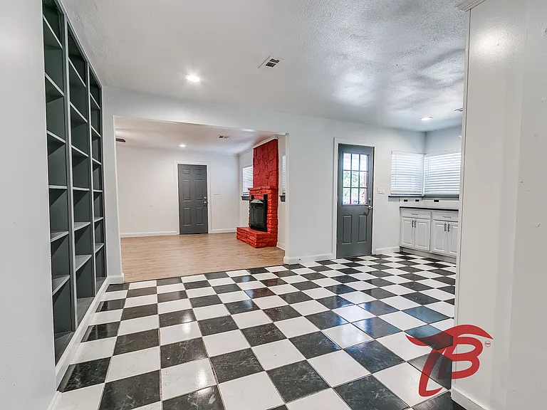 2214 N Florida Ave — Photo 27