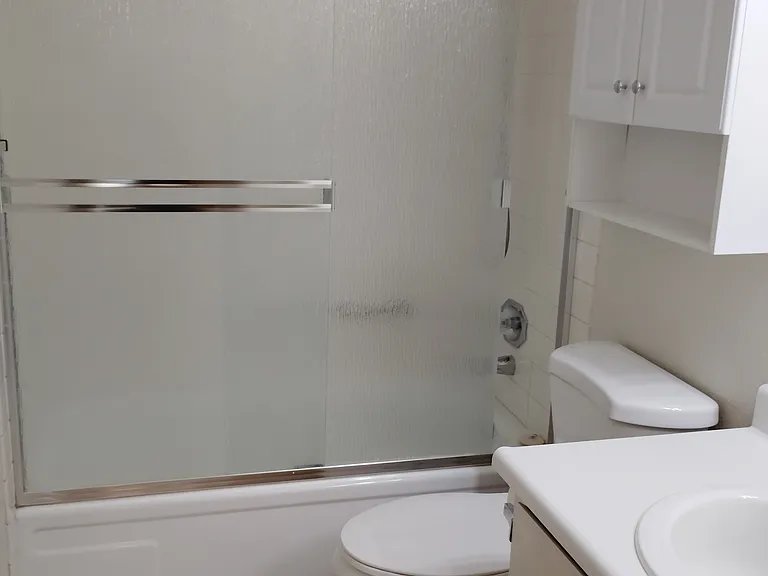 Bathroom , Tub and Shower, Medicine Cabinet