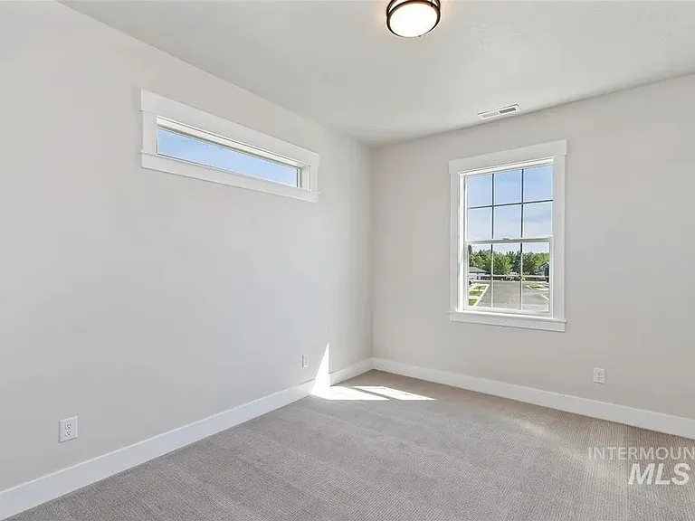 562 Hidden Mill Ct — Photo 18