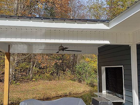 3rd image of 383 Greenway Dr