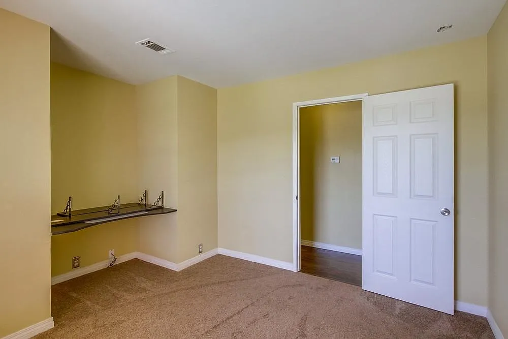 8840 Flanders Dr — Photo 4