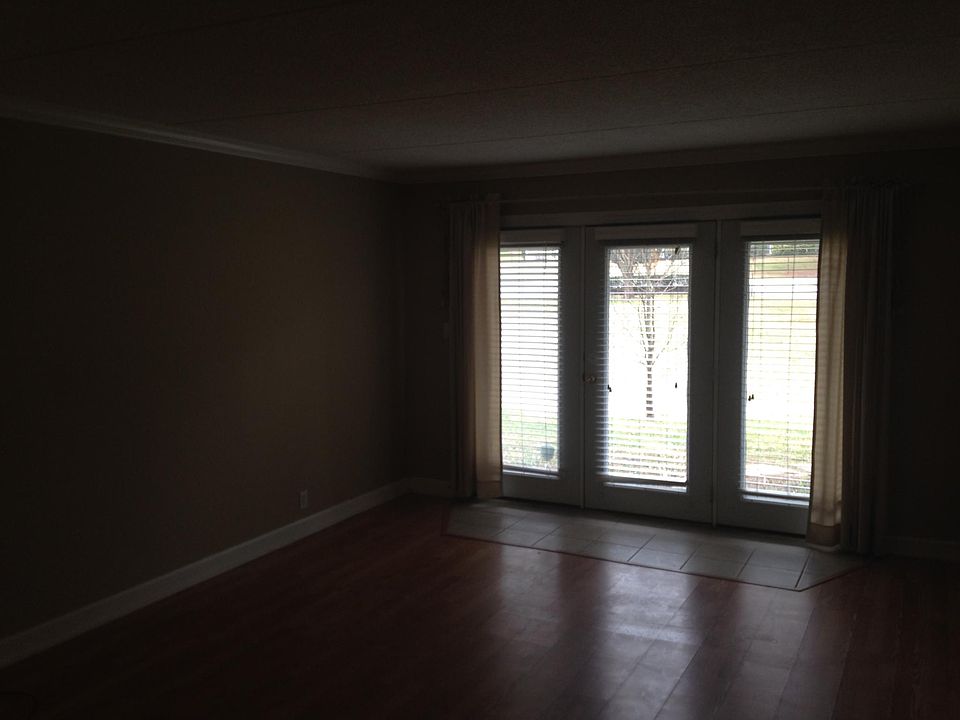 1st image of 407 Canberra Dr #133