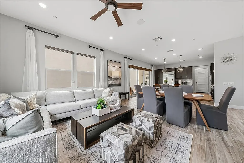 4 bed, 2896 sqft, $9,000 — Photo 3