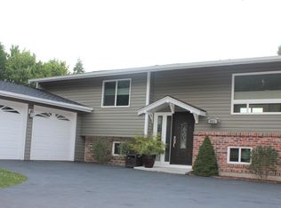 402 128th Ave SE, Bellevue, WA 98005