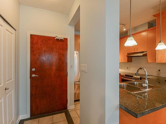 5th image of 1551 Foster St #307