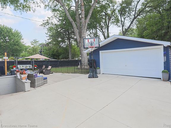 5th image of 35924 Vaughn St