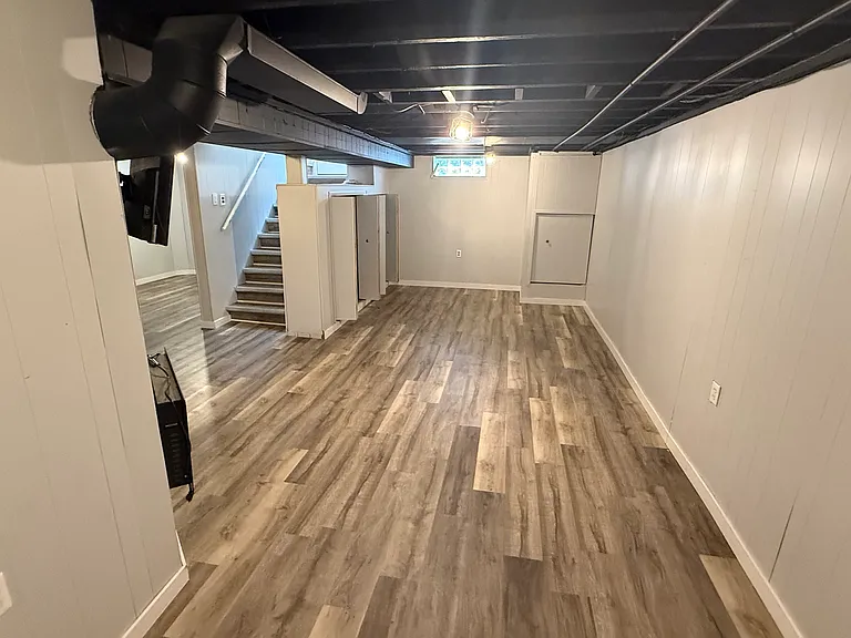 9725 Ruth Ave — Photo 3