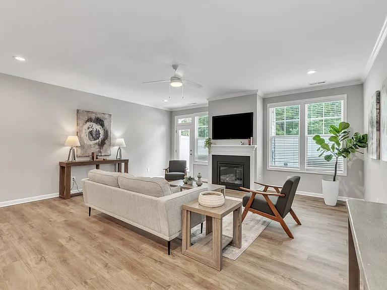 1720 Ballard Dr — Photo 24