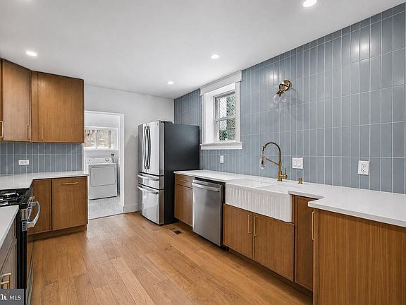 5th image of 823 N 22nd St
