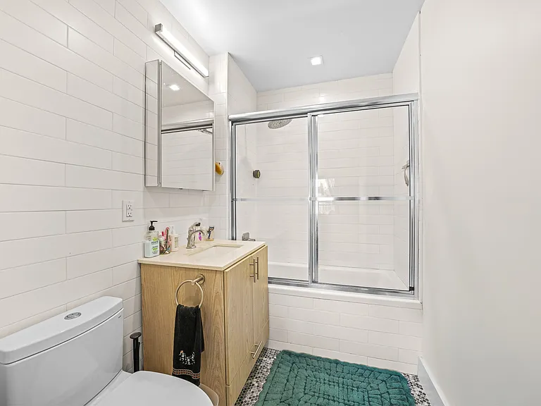 149 W 9th St #4 — Photo 11