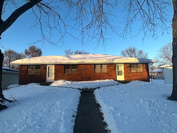 2nd image of 3029 Cambridge St #3031