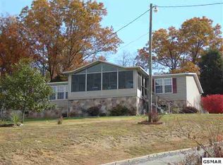 2182 Mabels Ln, Sevierville, TN 37876